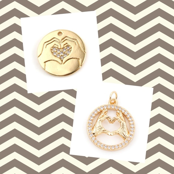 Taylor Swift Heart Hands Sign Fearless Eras Gold Necklace Pendant - Picture 5 of 7